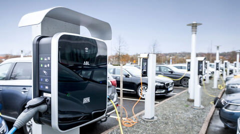 Accelerating the transition to electric vehicles